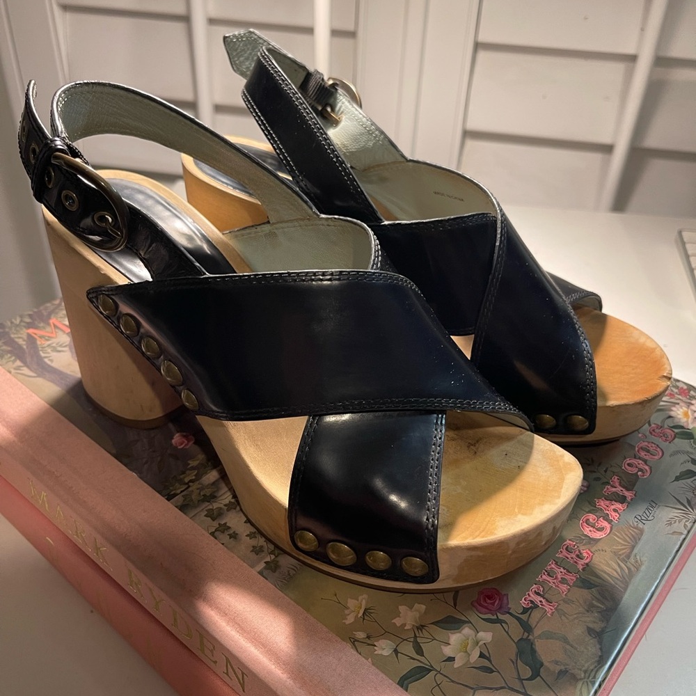 Marc Jacobs “Linda” crisscross sandal clog